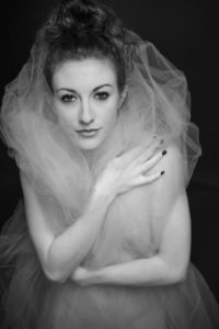 Portrait-Woman-tulle